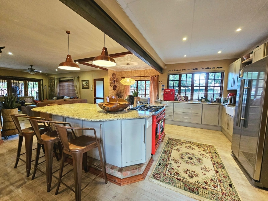 5 Bedroom Property for Sale in Miederpark North West